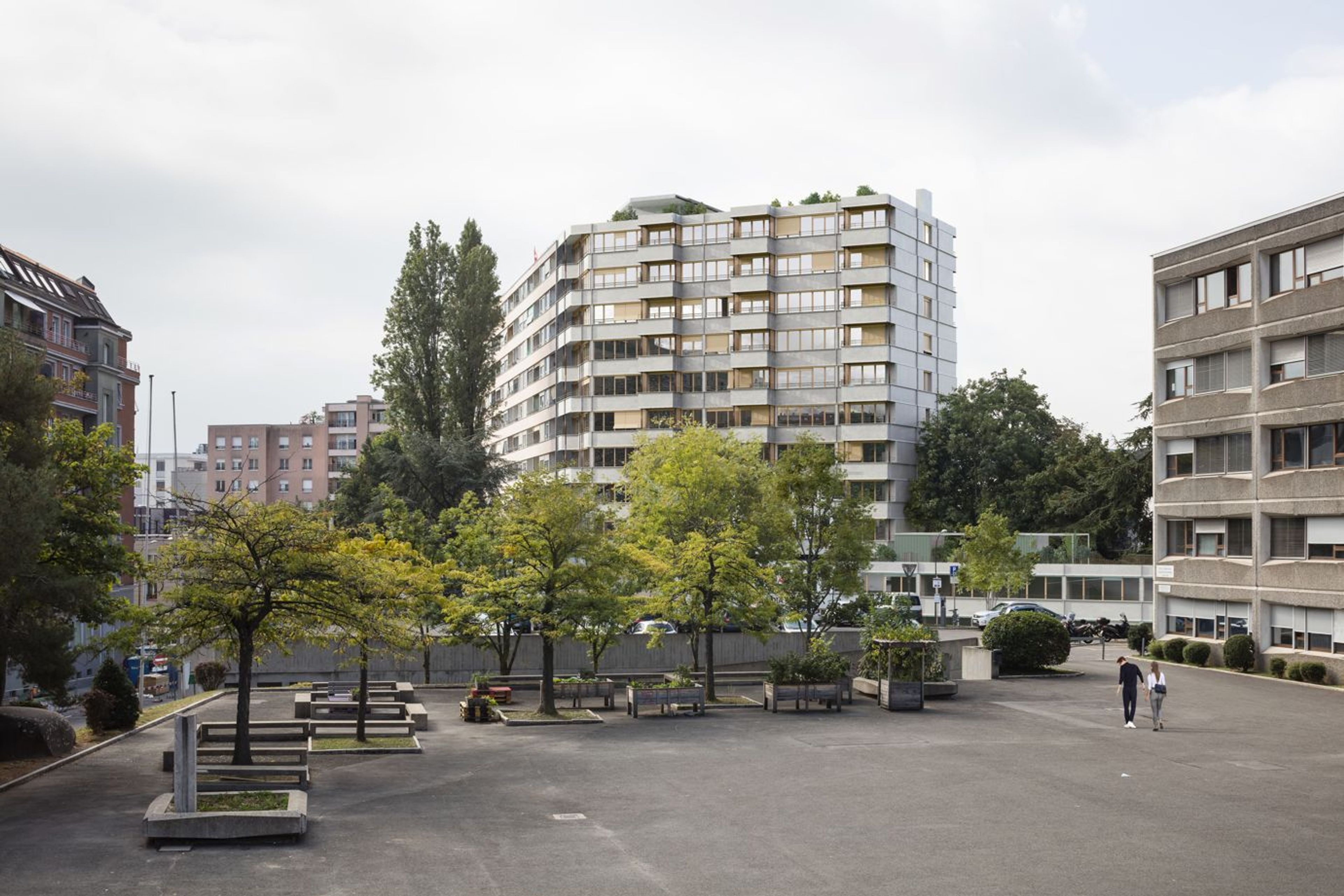 Le bâtiment existant vu depuis la cour arrière